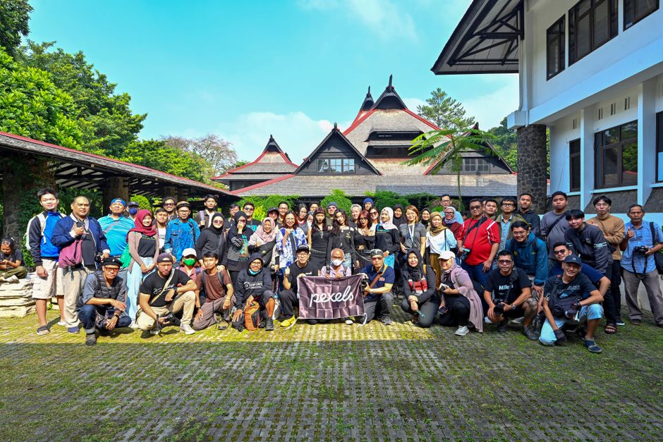 Komunitas LIVEHK